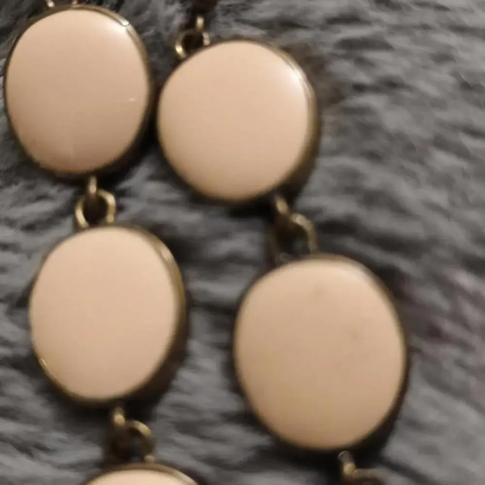 Vintage Dangle Earrings Enamel Beige‎ Hook Oval Brass Tone Pierced